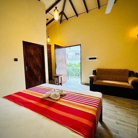 גאלה Nirosha Guest House מראה חיצוני תמונה