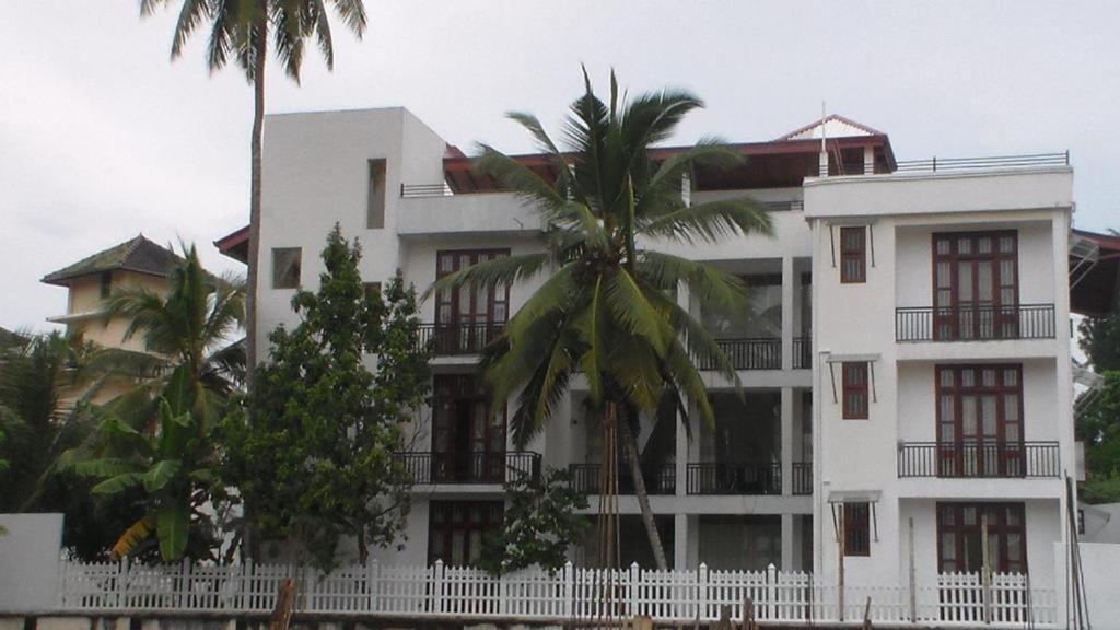 גאלה Nirosha Guest House מראה חיצוני תמונה