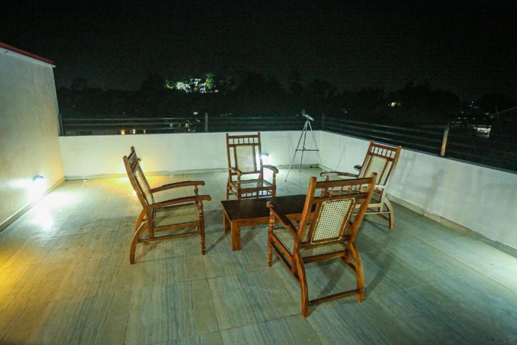 גאלה Nirosha Guest House מראה חיצוני תמונה