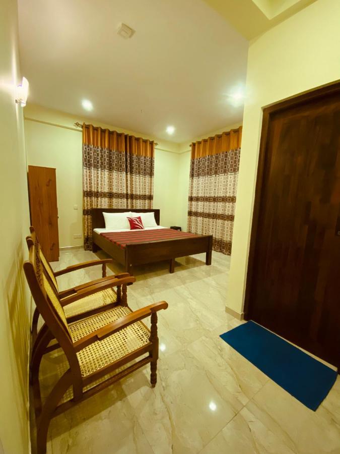 גאלה Nirosha Guest House מראה חיצוני תמונה