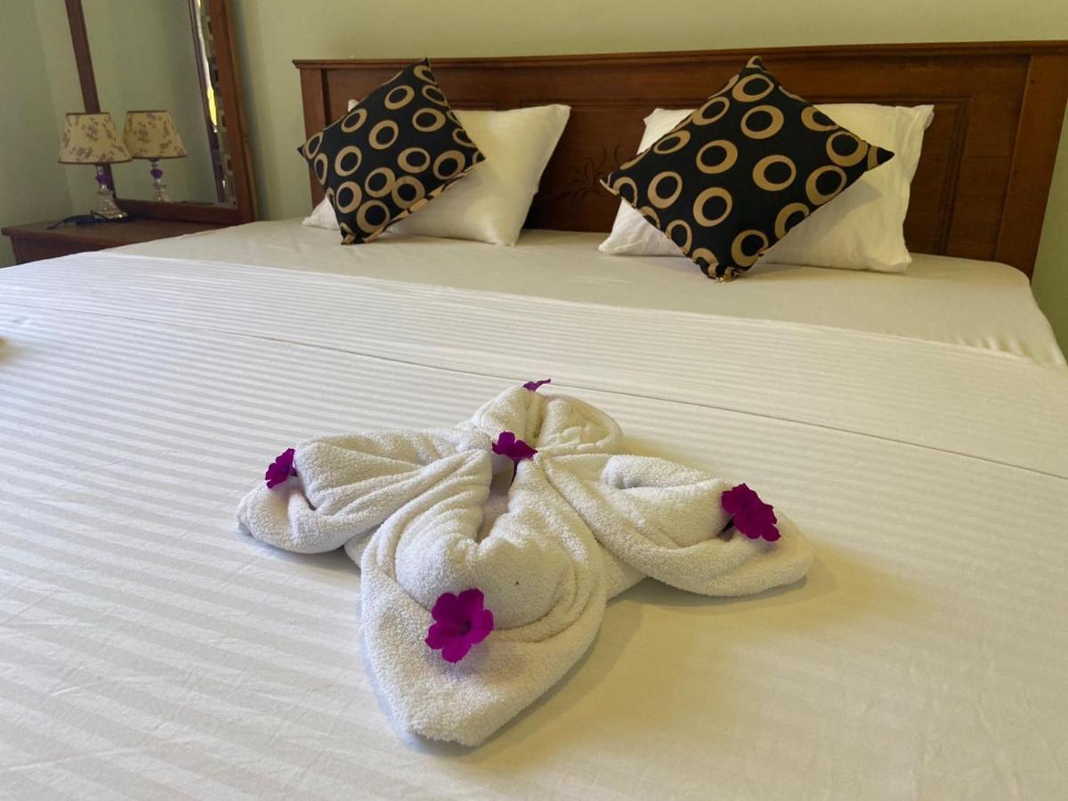 גאלה Nirosha Guest House מראה חיצוני תמונה