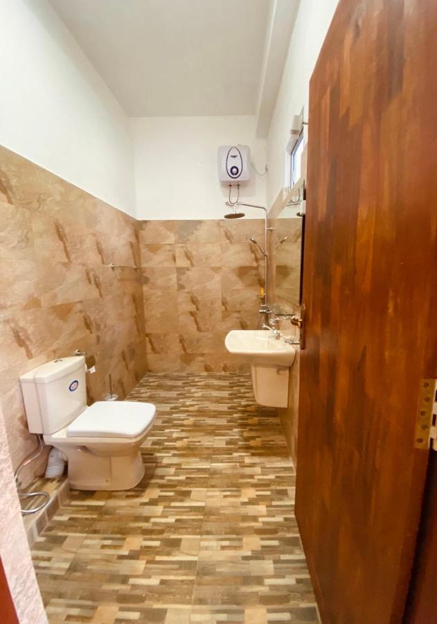 גאלה Nirosha Guest House מראה חיצוני תמונה