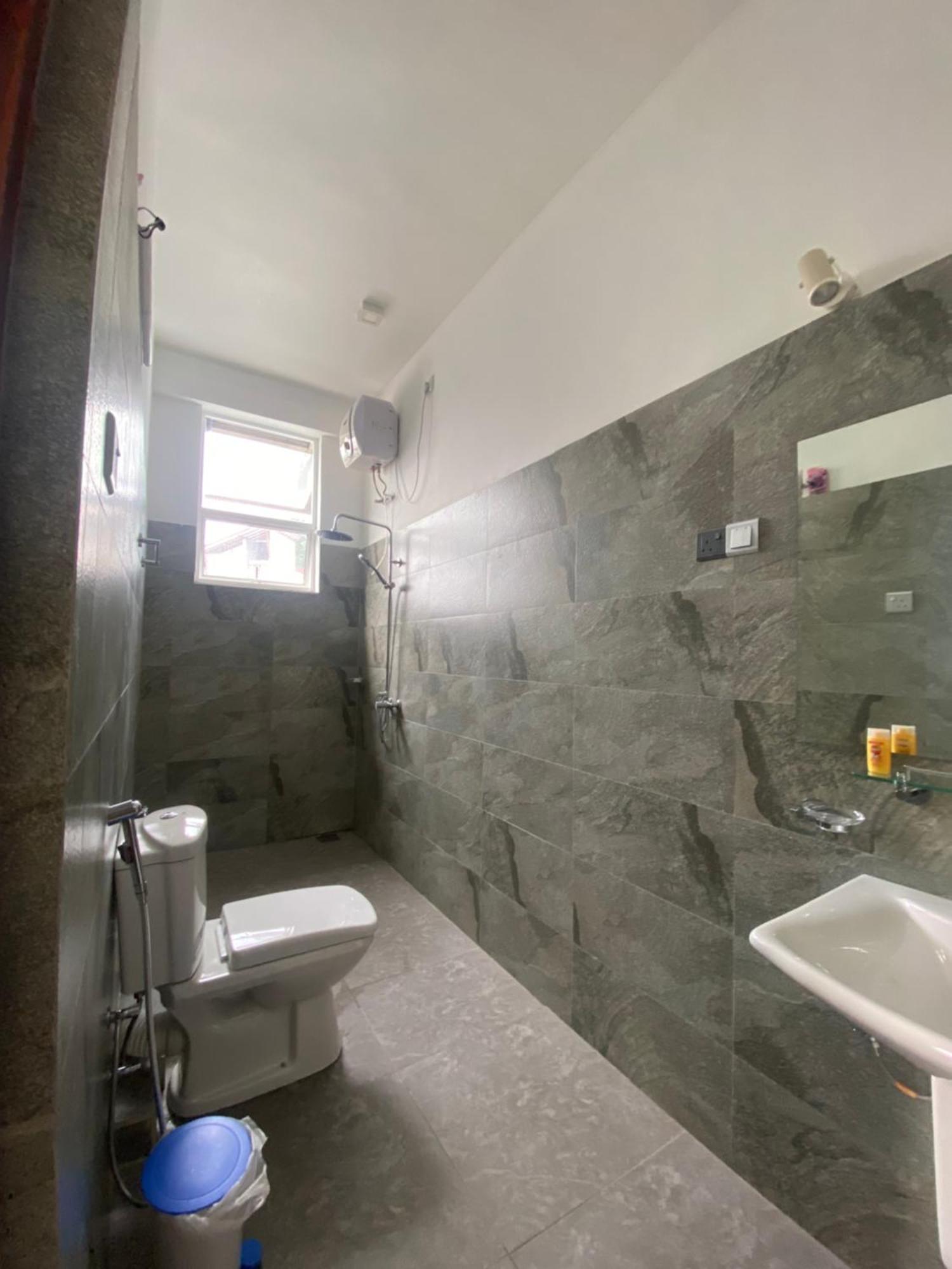 גאלה Nirosha Guest House מראה חיצוני תמונה