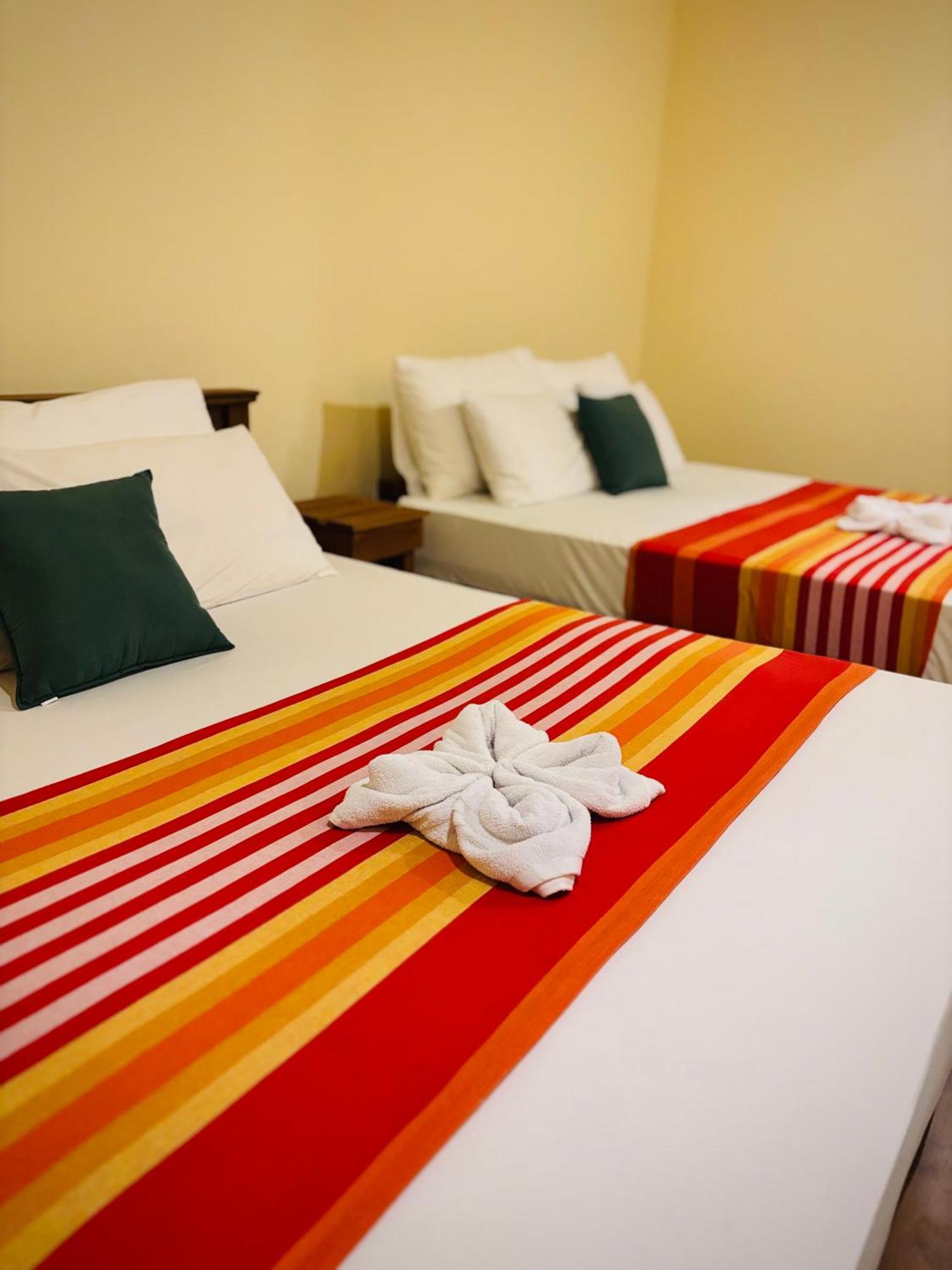 גאלה Nirosha Guest House מראה חיצוני תמונה