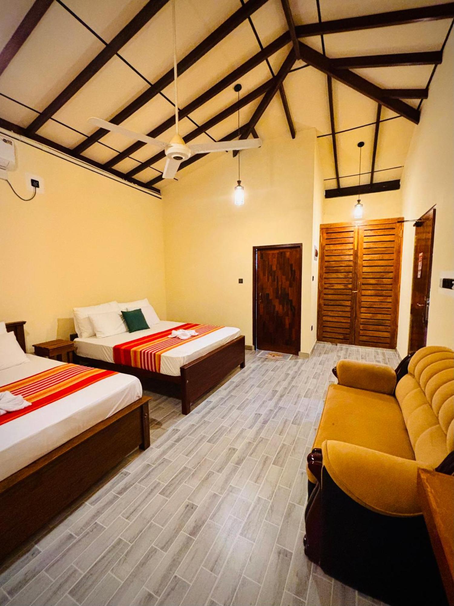 גאלה Nirosha Guest House מראה חיצוני תמונה