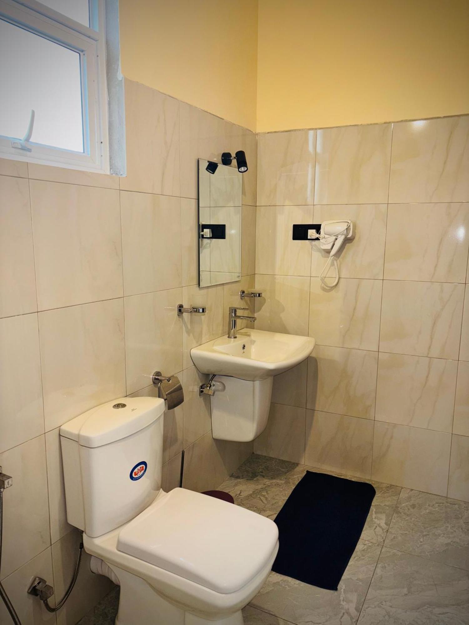 גאלה Nirosha Guest House מראה חיצוני תמונה