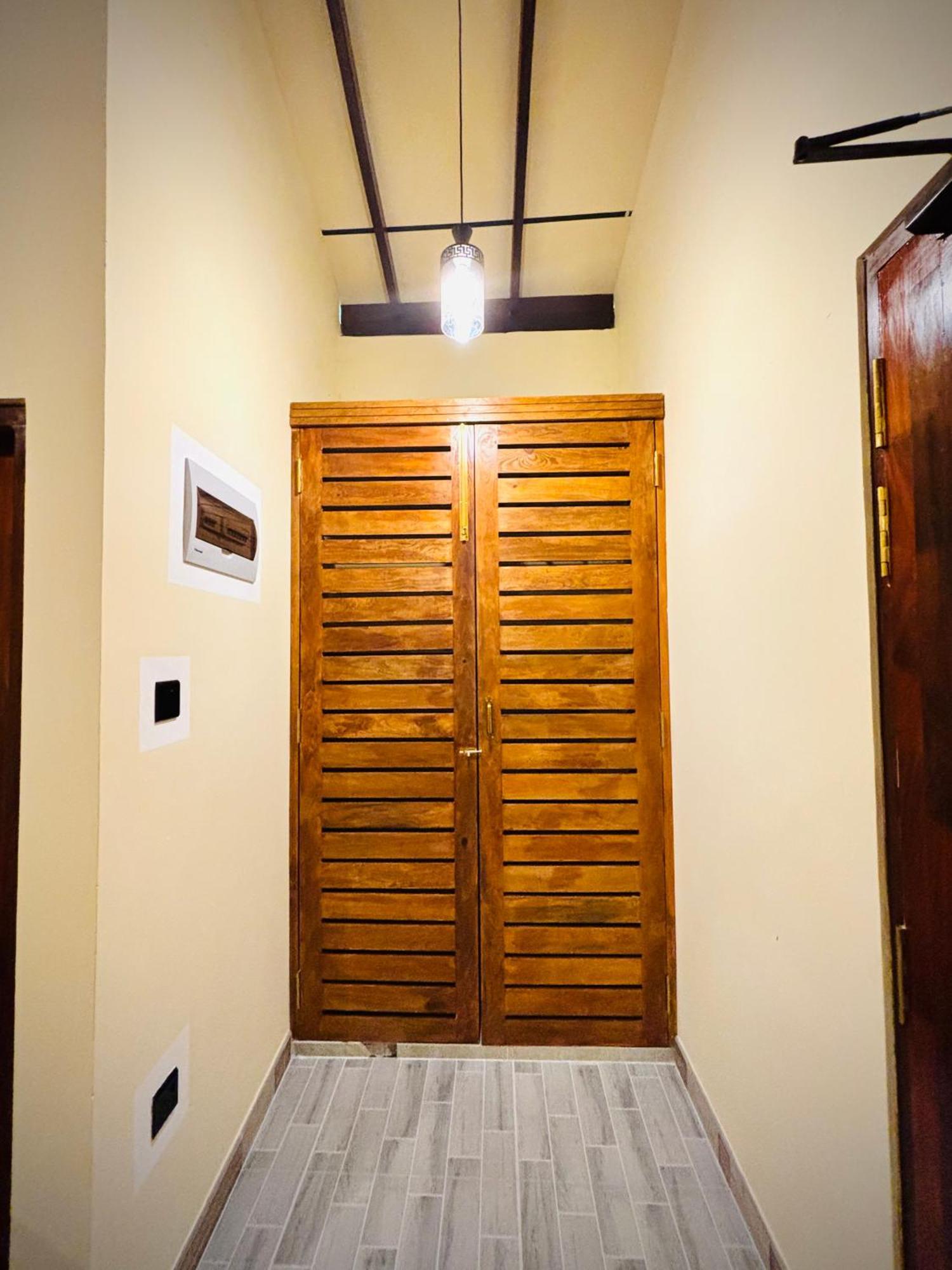 גאלה Nirosha Guest House מראה חיצוני תמונה
