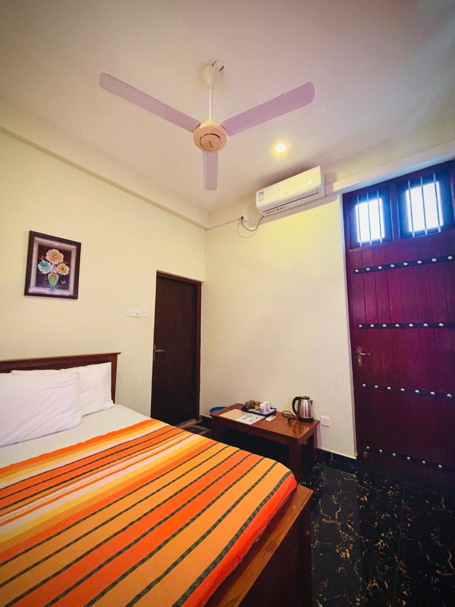 גאלה Nirosha Guest House חדר תמונה
